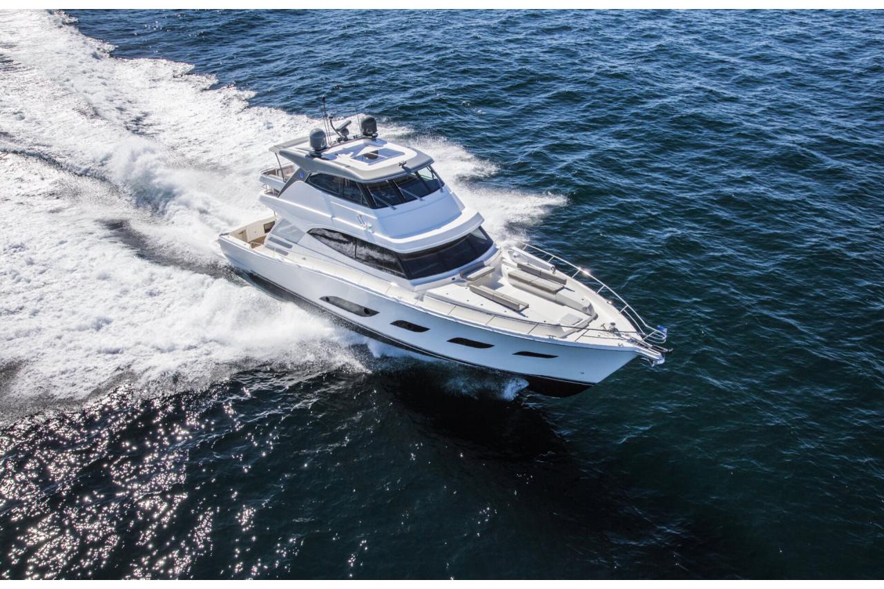 Precio Riviera 72 Sports motor Yacht 【 NUEVO 】 - Embarcaciones Sernautic
